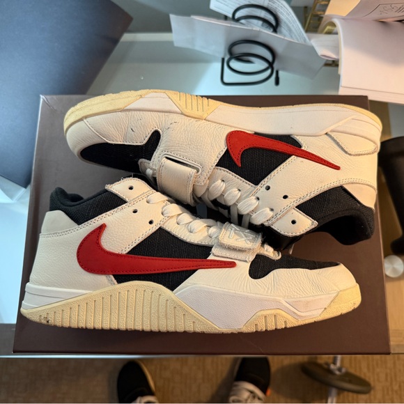 Jordan Jumpman Jack TR
Travis Scott University Red - Picture 1 of 4